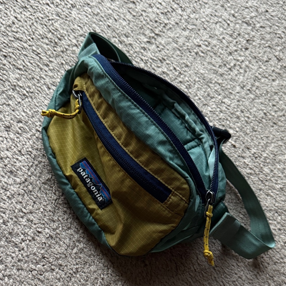 Patagonia Ultralight Black Hole Hip Pack Belt Bag crossbody fanny pack